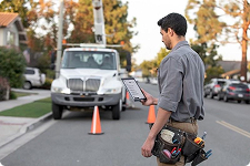 Illustration of service request management dashboard for field service operations